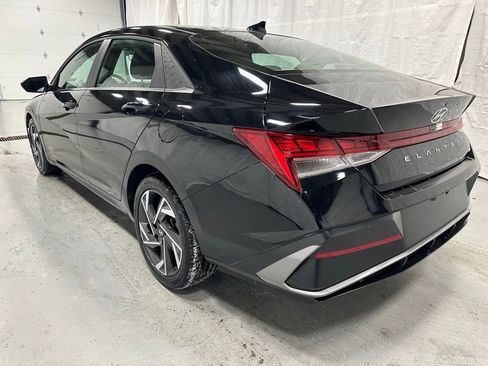 Used 2025 Hyundai Elantra SEL w/ Cargo Package image 5