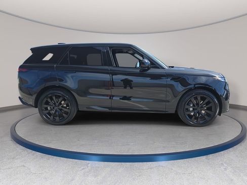 New 2026 Land Rover Range Rover Sport Dynamic SE image 4