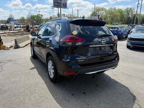 Used 2019 Nissan Rogue SV image 5