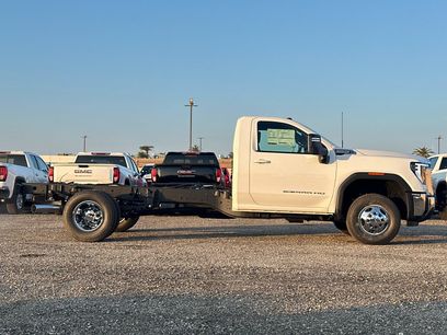 New 2026 GMC Sierra 3500 SLE w/ SLE Convenience Package