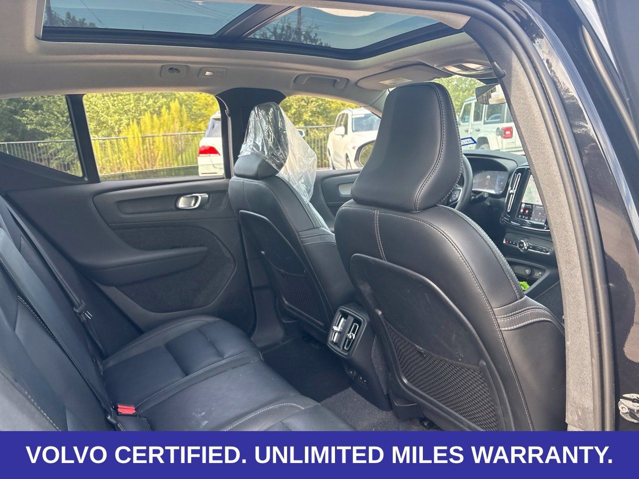 Used 2024 Volvo XC40 B5 Plus w/ Climate Package AWD/4WD image 14