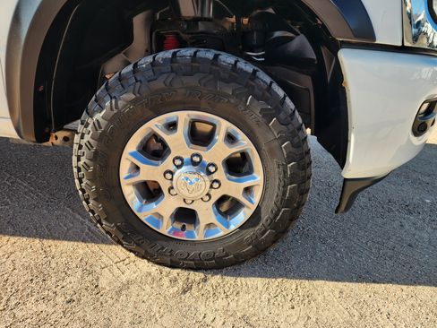 Used 2024 RAM 2500 Laramie AWD/4WD image 11
