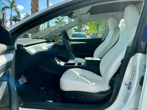 Used 2023 Tesla Model 3 Performance image 9