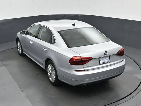 Used 2018 Volkswagen Passat 2.0T SE FWD image 58