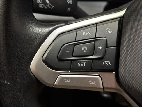 Used 2025 Volkswagen Jetta SE FWD image 20
