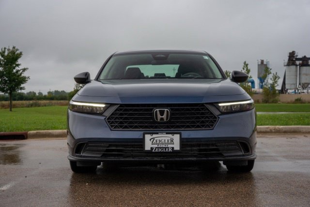 Used 2025 Honda Accord SE image 2