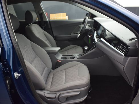 Used 2020 Kia Niro LX image 10