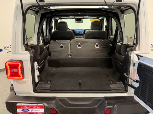 Used 2025 Jeep Wrangler Unlimited Sahara w/ Safety Group AWD/4WD image 26