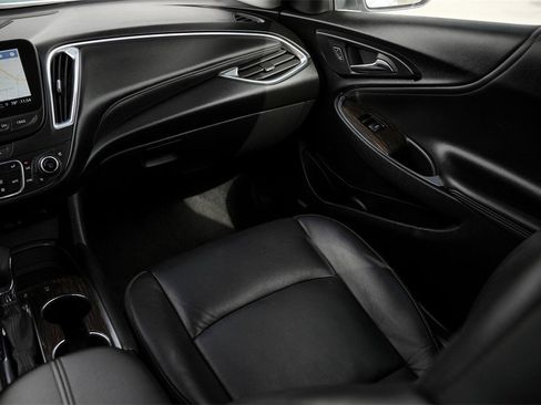 Used 2024 Chevrolet Malibu LT image 27