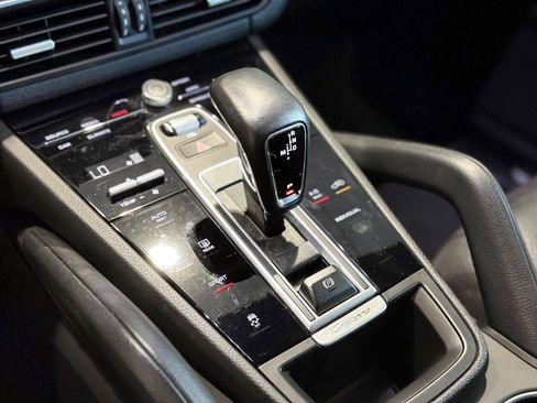 Certified 2022 Porsche Cayenne image 25