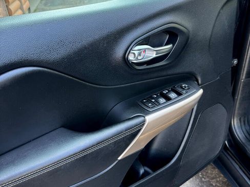 Used 2018 Jeep Cherokee Limited w/ High Altitude Package image 6