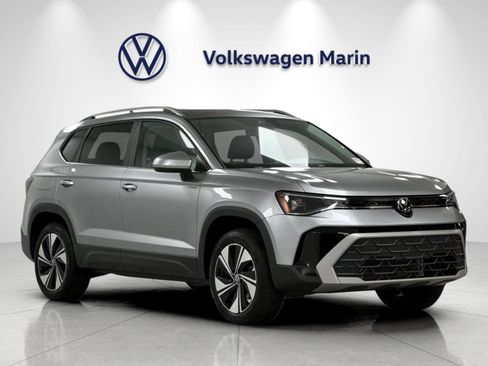 New 2026 Volkswagen Taos SE AWD/4WD image 7