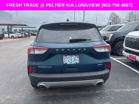 Used 2020 Ford Escape Titanium image 4