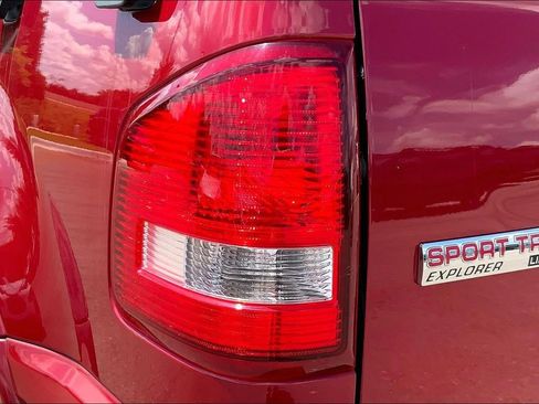 Used 2010 Ford Explorer Sport Trac Limited RWD image 22