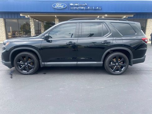 Used 2025 Honda Pilot Black Edition image 6