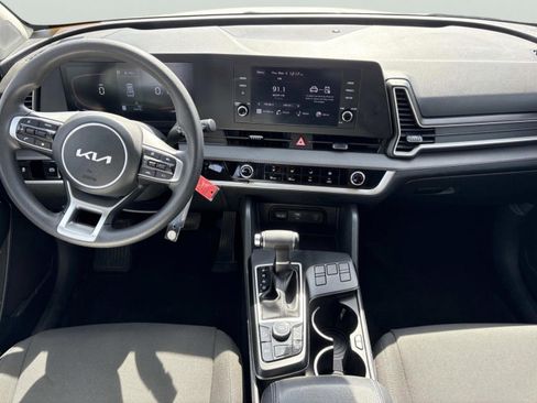 Used 2024 Kia Sportage LX image 15