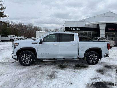 New 2026 GMC Sierra 1500 SLT w/ SLT Premium Package