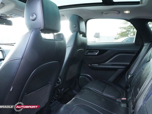 Used 2017 Jaguar F-PACE R-Sport image 23