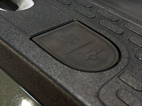 Used 2022 Rivian R1T Launch Edition AWD/4WD image 18