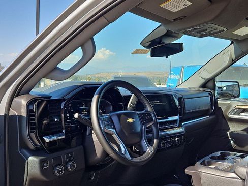 Used 2025 Chevrolet Silverado 1500 LT w/ Leather Package RWD image 10