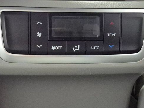 Used 2018 Toyota Highlander XLE AWD/4WD image 27