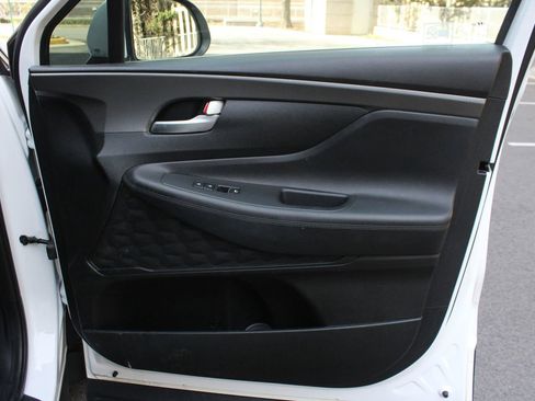 Used 2019 Hyundai Santa Fe SE image 24