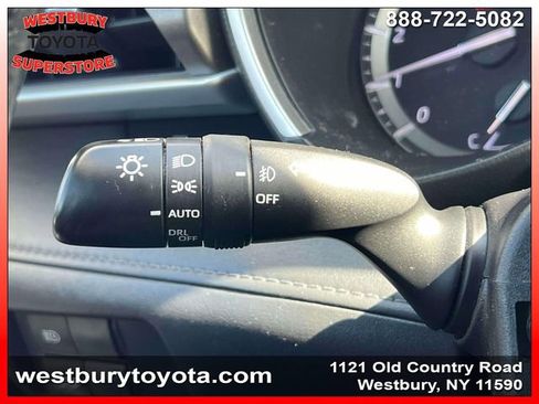 Used 2021 Toyota Highlander XLE image 27