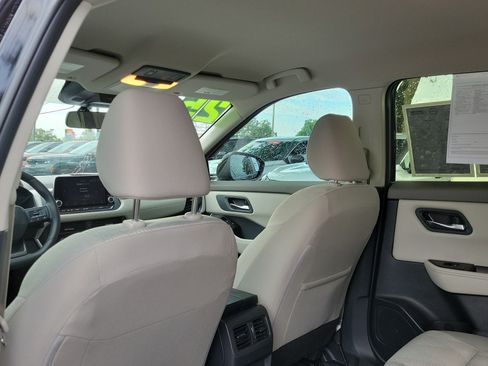 Certified 2025 Nissan Rogue SV FWD image 13