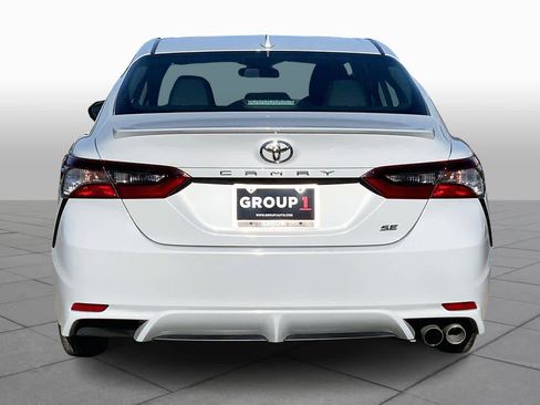 Used 2024 Toyota Camry SE image 4