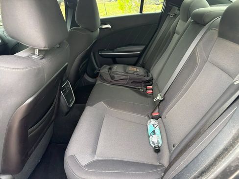 Used 2019 Dodge Charger SXT RWD image 8