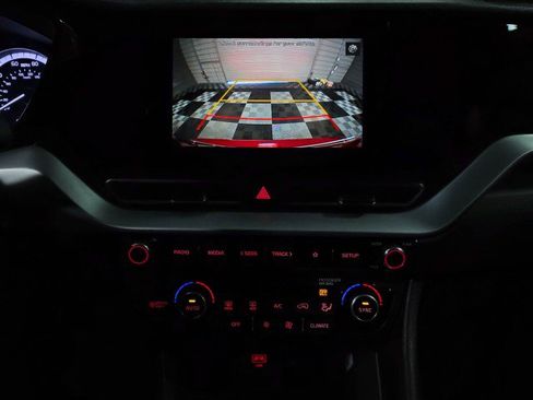 Used 2022 Kia Niro LX image 23