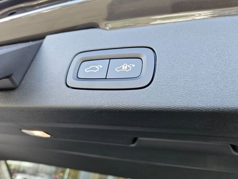 Used 2025 Volvo V60 B5 Cross Country Plus AWD/4WD image 12