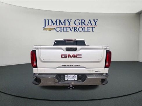 Used 2023 GMC Sierra 1500 SLT image 4