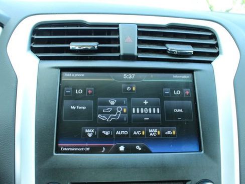 Used 2015 Ford Fusion SE image 19