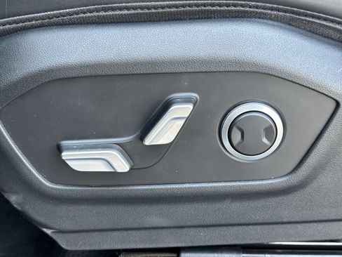 Used 2025 Hyundai Santa Fe SEL FWD image 12