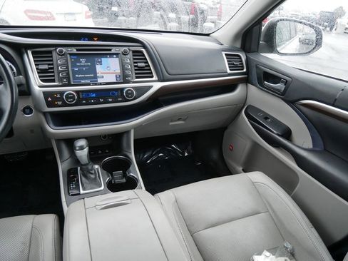 Used 2016 Toyota Highlander Limited image 14