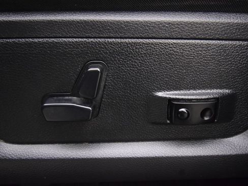 Used 2018 RAM 2500 Big Horn w/ Sport Appearance Group AWD/4WD image 29