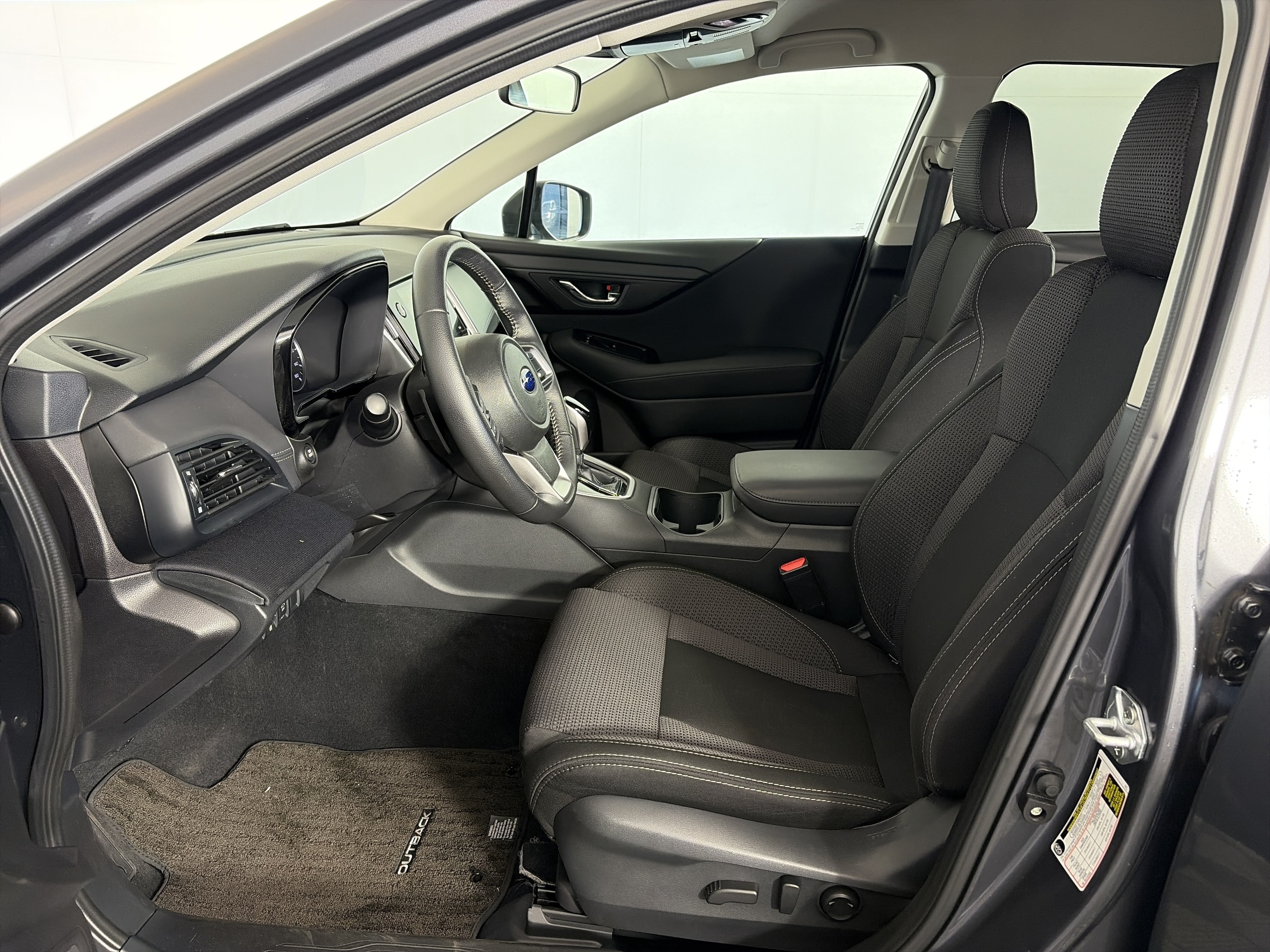 Used 2025 Subaru Outback Premium AWD/4WD image 6