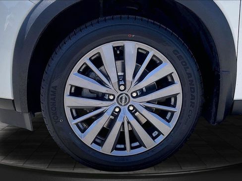 Certified 2023 Nissan Pathfinder SL w/ SL Premium Package AWD/4WD image 9