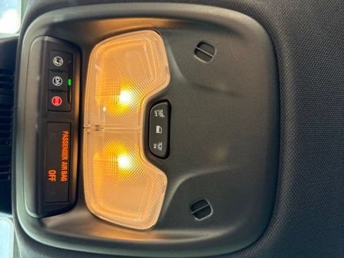 Used 2024 GMC Canyon AT4 w/ Technology Package AWD/4WD image 32