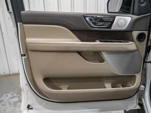 Used 2022 Lincoln Navigator L Reserve AWD/4WD image 44