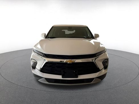 Used 2025 Chevrolet Blazer LT image 4