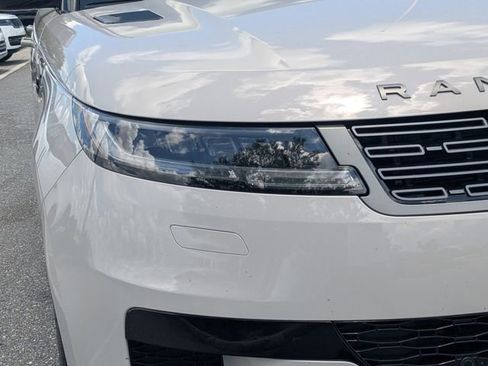 Used 2026 Land Rover Range Rover Sport SE AWD/4WD image 10