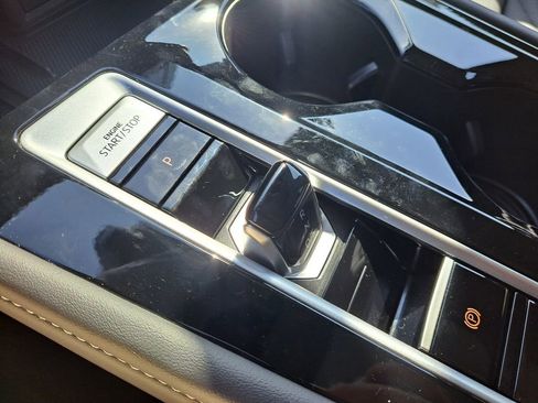 Used 2025 Volkswagen Atlas SE image 20