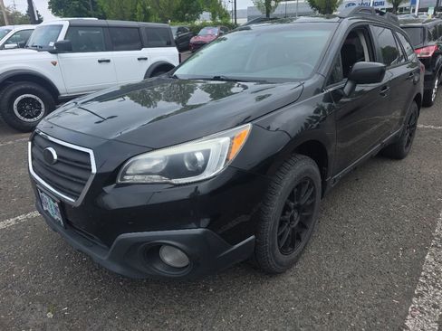 Used 2017 Subaru Outback 2.5i Premium AWD/4WD image 1