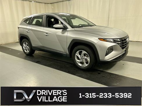 Used 2024 Hyundai Tucson SE image 1