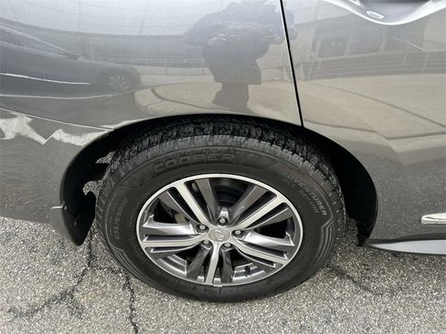 Used 2019 INFINITI QX60 Luxe w/ Essential Package image 12