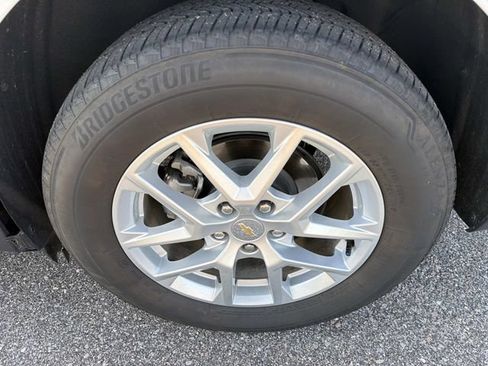 Used 2024 Chevrolet Equinox LT AWD/4WD image 29