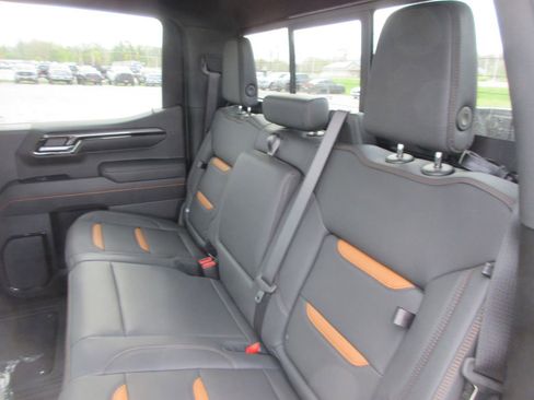 New 2026 GMC Sierra 1500 AT4 w/ AT4 Premium Package AWD/4WD image 16
