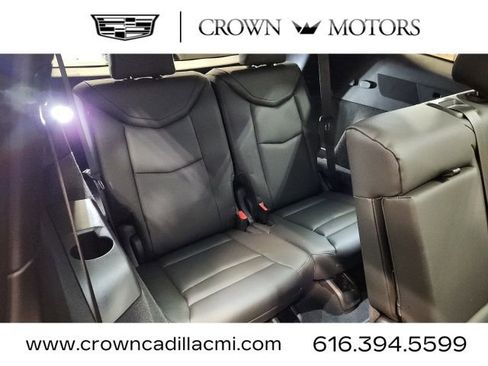 Certified 2025 Cadillac XT6 Luxury image 30